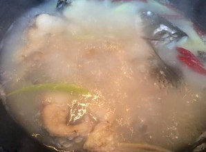 清炖鱼汤的做法