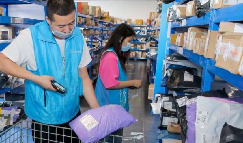 武汉女子近百件快递无人配送，为何还被周边驿站都拉黑？