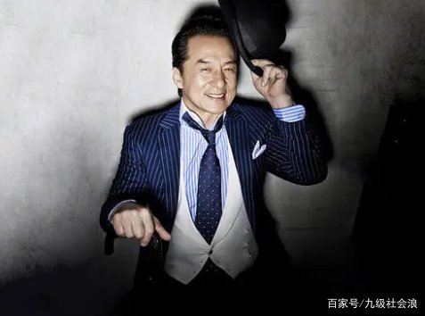 成龙在京得罪臧天朔，到底找了哪位大人物，才让自己化险为夷？