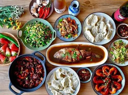 南方过年吃什么呢？