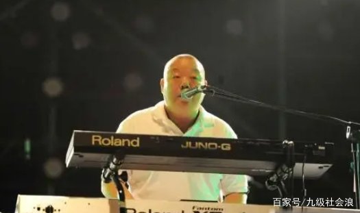 成龙在京得罪臧天朔，到底找了哪位大人物，才让自己化险为夷？