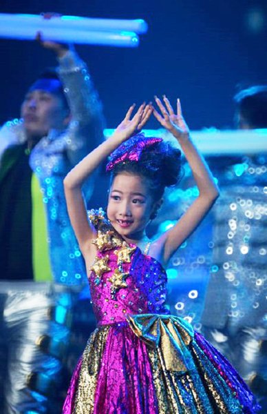 萌爸日记里玛瑙的扮演者