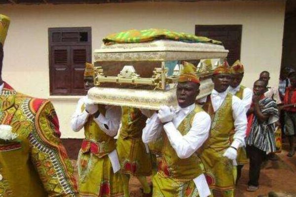 黑人抬棺到底是一种什么样的葬礼风俗？