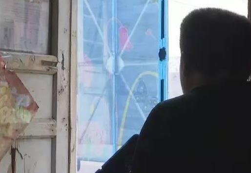 南宁一陌生男子躲衣柜自称“修水龙头”,事情的真相到底是什么?