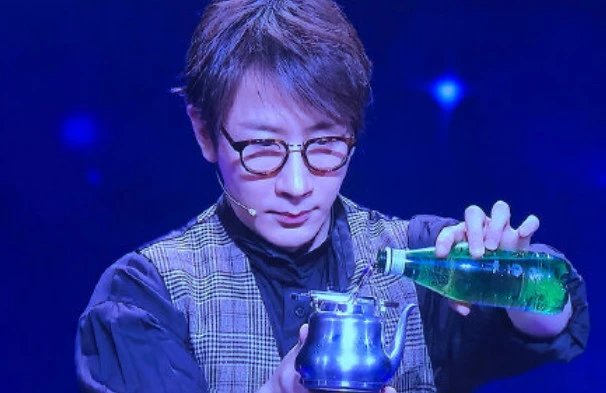 刘谦时隔8年回应力宏事件，当时到底发生了什么？