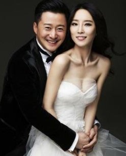 吴京把道具蛋糕给吃了，实力演绎大吃一京，最后那个表情是来搞笑的吗？