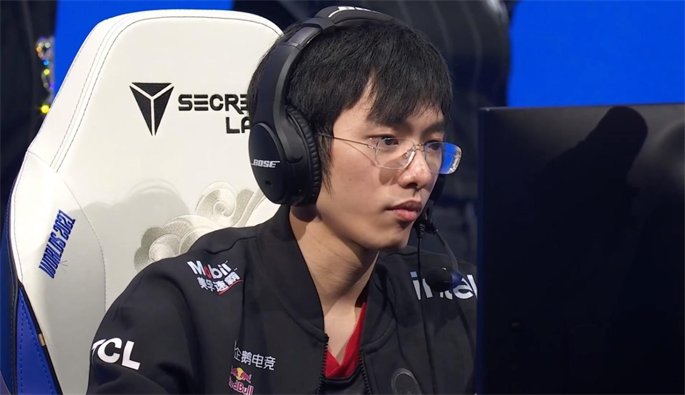 如何看待圣枪哥Flandre成为首位获得全球总决赛冠军的国产上单选手?