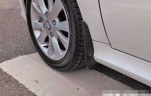 购买新车应该要那些赠品！