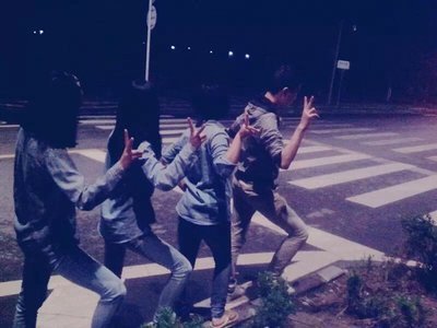 广西十几个人在大桥上并排压马路导致交通拥堵,他们为什么要这么做?