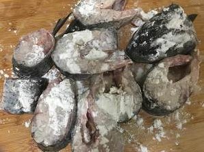 清炖鱼汤的做法