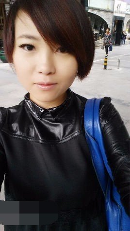 丽江小倩的一瞬间词曲作者？