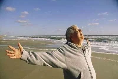 峨眉山警方通报林间发现两具尸体，具体是什么情况？