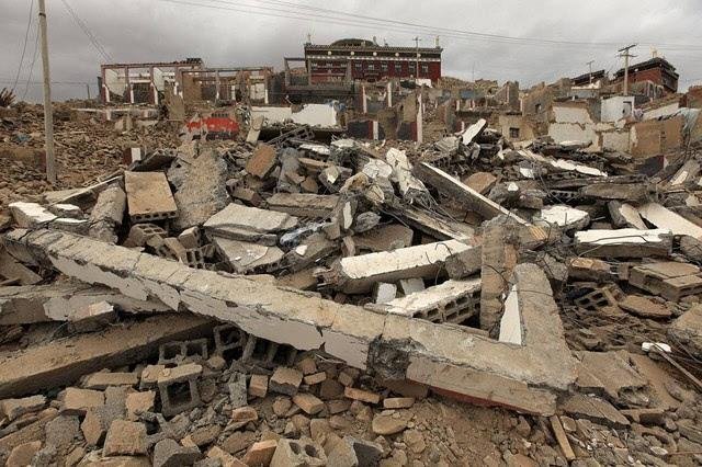 发生地震时应该怎么办