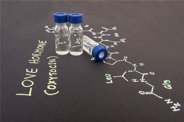 母猪用激素使女性月经失调，男性身体肥胖，激素这种东西到底有多可怕？