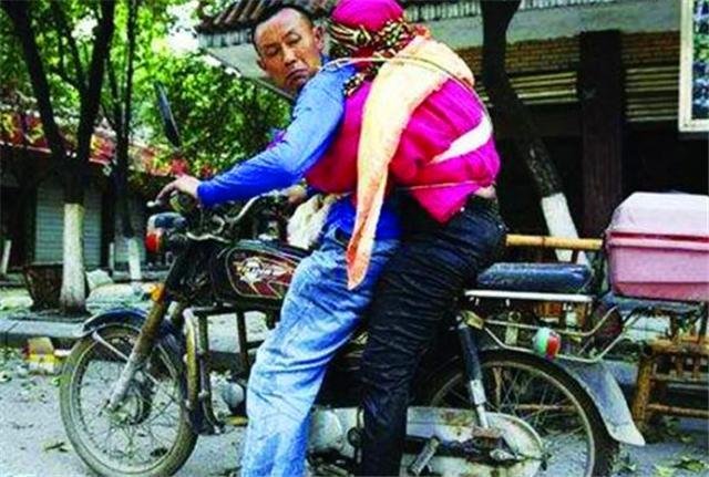 痴情男子吴加芳地震时背着“亡妻”尸体回家,如今怎样了?