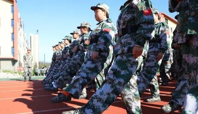 军训手抄报内容文字初一