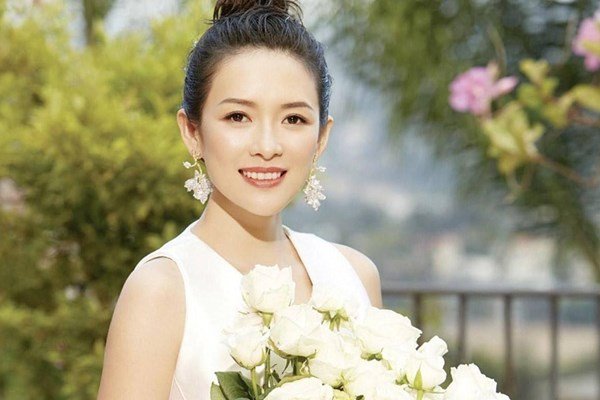 章子怡小苹果手挽手逛街,此举是否有炒作的嫌疑?