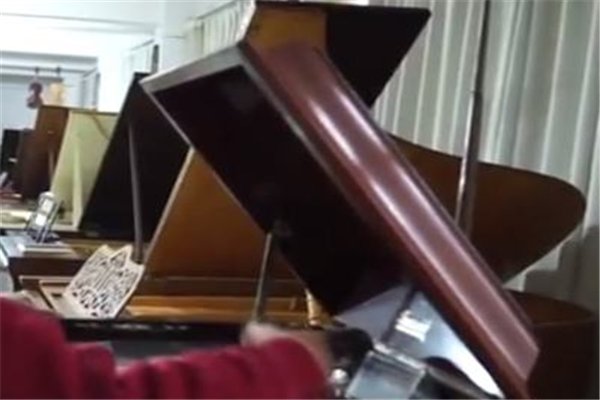 福州老人买多套房放钢琴结果房价涨30倍,你羡慕吗?