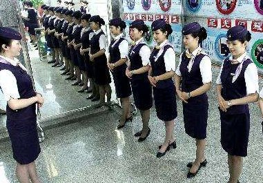 女子要求母乳放高铁冰箱遭拒,你认为乘务员有错吗?