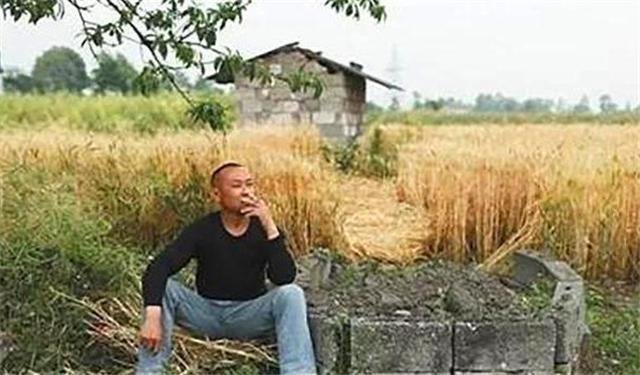 痴情男子吴加芳地震时背着“亡妻”尸体回家,如今怎样了?