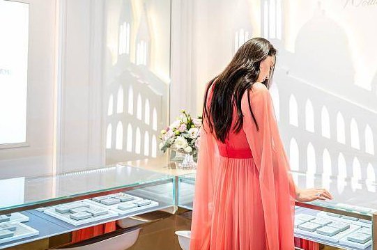 张馨予是怎样穿搭的？