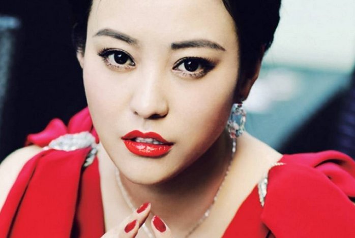 42岁郝蕾演少女被吐槽，中年女明星演少女真的很违和吗？