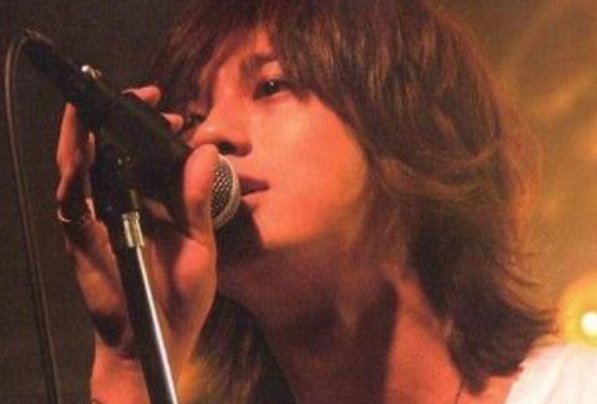 从万人追捧，到被央视点名，林夕是怎么毁掉自己的？