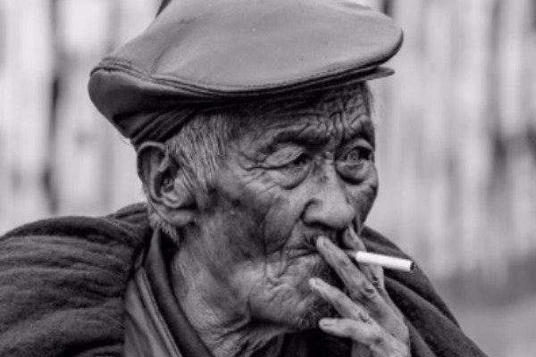 当年大地震后,日本64岁老人海底寻妻10年,他的妻子还有可能找回来吗?