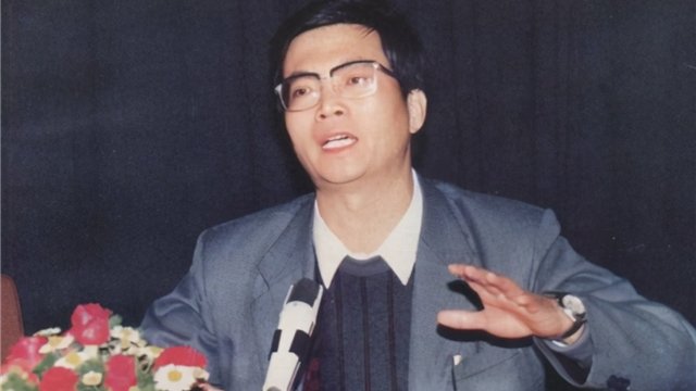 80年代“气功大师”严新，号称能用气功拦截原子弹，后来怎么样？