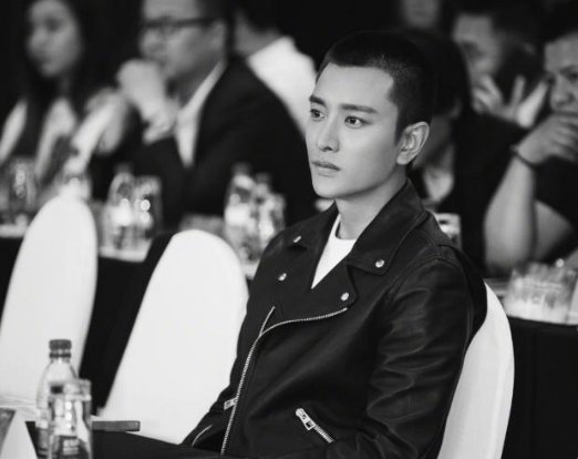 贾乃亮更博，网友：报应会迟到但不会缺席，贾乃亮做过这种事，是什么事呢？