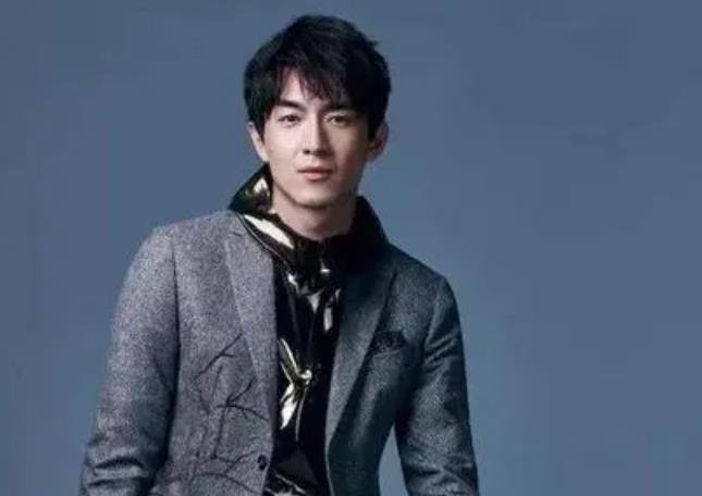 林更新隐瞒多年的初恋女友曝光,长相惹争议,这个人究竟是谁?