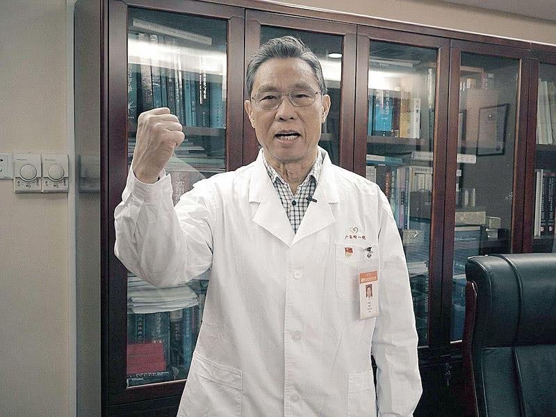 钟南山晒自己接种新冠疫苗现场图，他想表达什么？