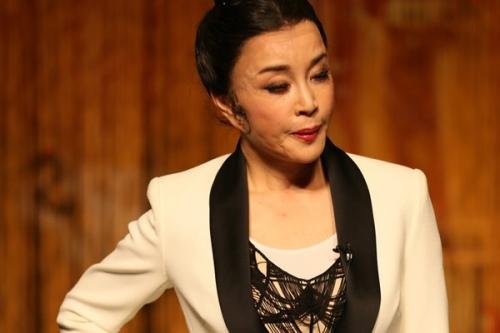 刘晓庆发文悼念李建群,刘晓庆和李建群是什么关系?