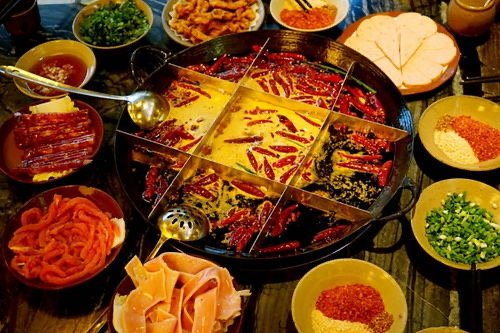 男子因无女伴陪同进火锅店被拒，对于火锅店的做法你怎么看？