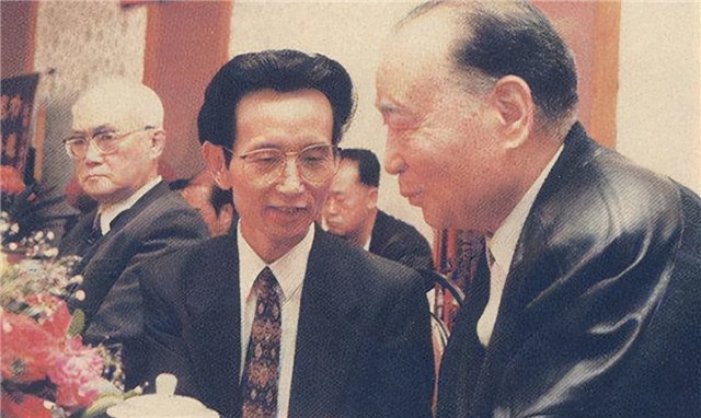 80年代“气功大师”严新，号称能用气功拦截原子弹，后来怎么样？