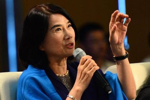 网传董明珠闯红灯被交警公示是真的吗？