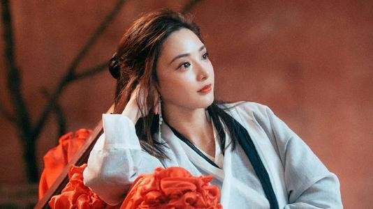 吴尊和同学合照像两辈人，为何明星都比普通人显得年轻？