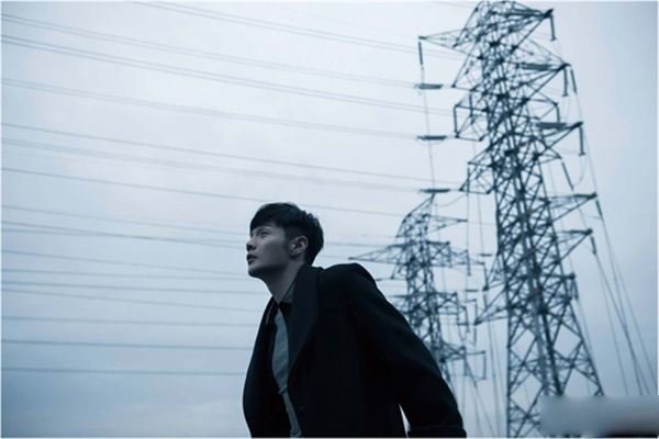 瞬间就沦陷,李荣浩让粉丝往死夸自己,艺人都出现过哪些“迷惑行为”?