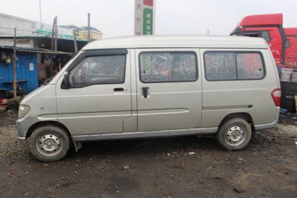 五菱之光6376c3与6376e3有什么区别