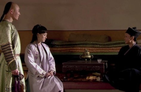 《甄嬛传》中，太后与果郡王的母亲舒太妃是什么关系？