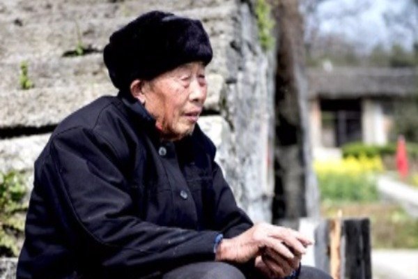 当年大地震后,日本64岁老人海底寻妻10年,他的妻子还有可能找回来吗?