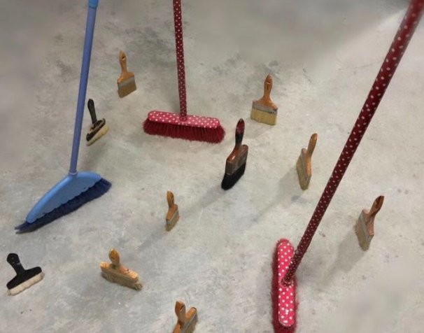 扫帚为什么能立起来？这其中有什么科学道理？