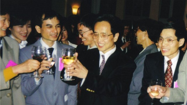 80年代“气功大师”严新，号称能用气功拦截原子弹，后来怎么样？