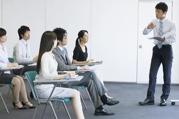 互联网公司校招名额大幅增加，这是为什么？