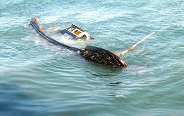 舟山渔船沉没已致12人死亡,渔船沉没的原因是什么?