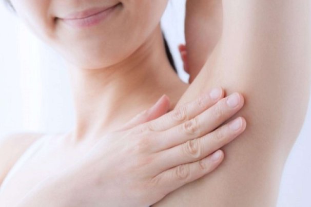 最有效的治疗狐臭的方法是什么？