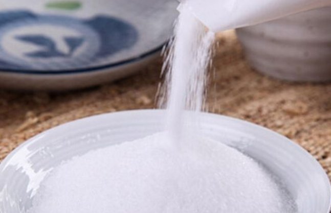 食用盐洗脸有什么危害