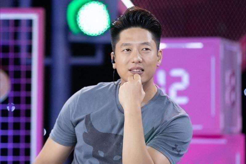 唐一菲重开微博怼小三传闻，当年凌潇肃和姚晨离婚究竟有什么内幕？