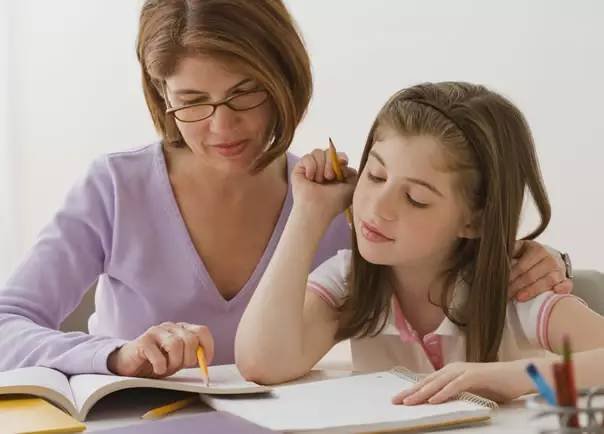 男子摔打2岁幼儿被刑拘,他会受到什么刑罚?