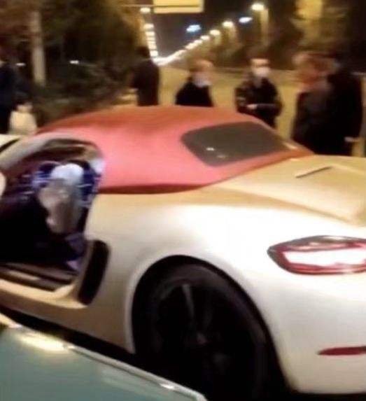 四川什邡一保时捷凌晨连撞两出租车,致1死1伤,事故发生的原因是什么?